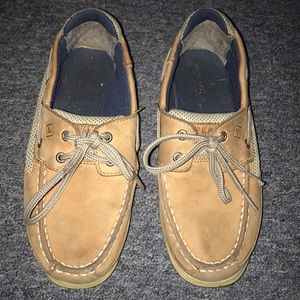 Boys sperrys